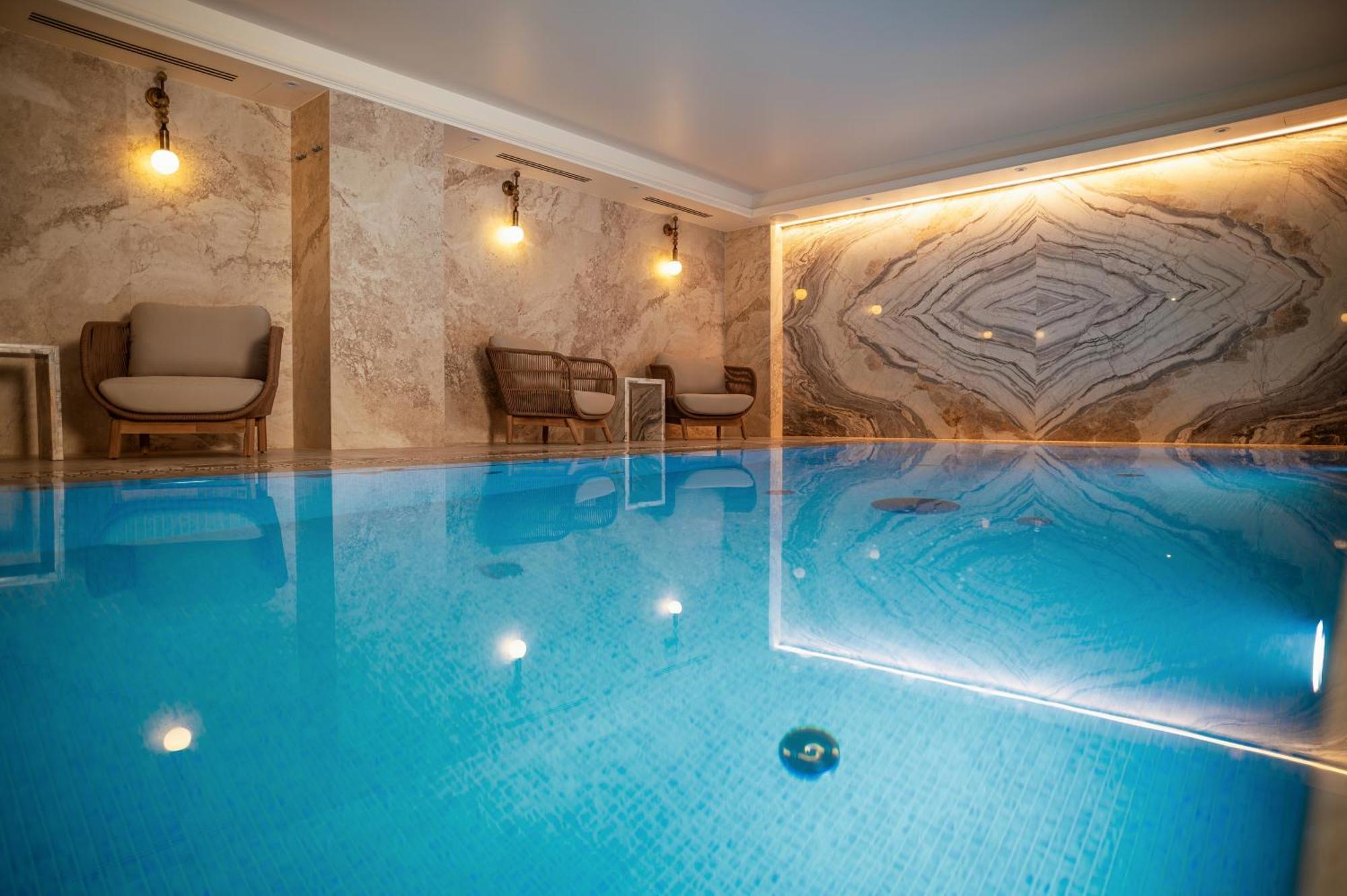 Nadiya Palace Ivano Frankivsk Bagian luar foto